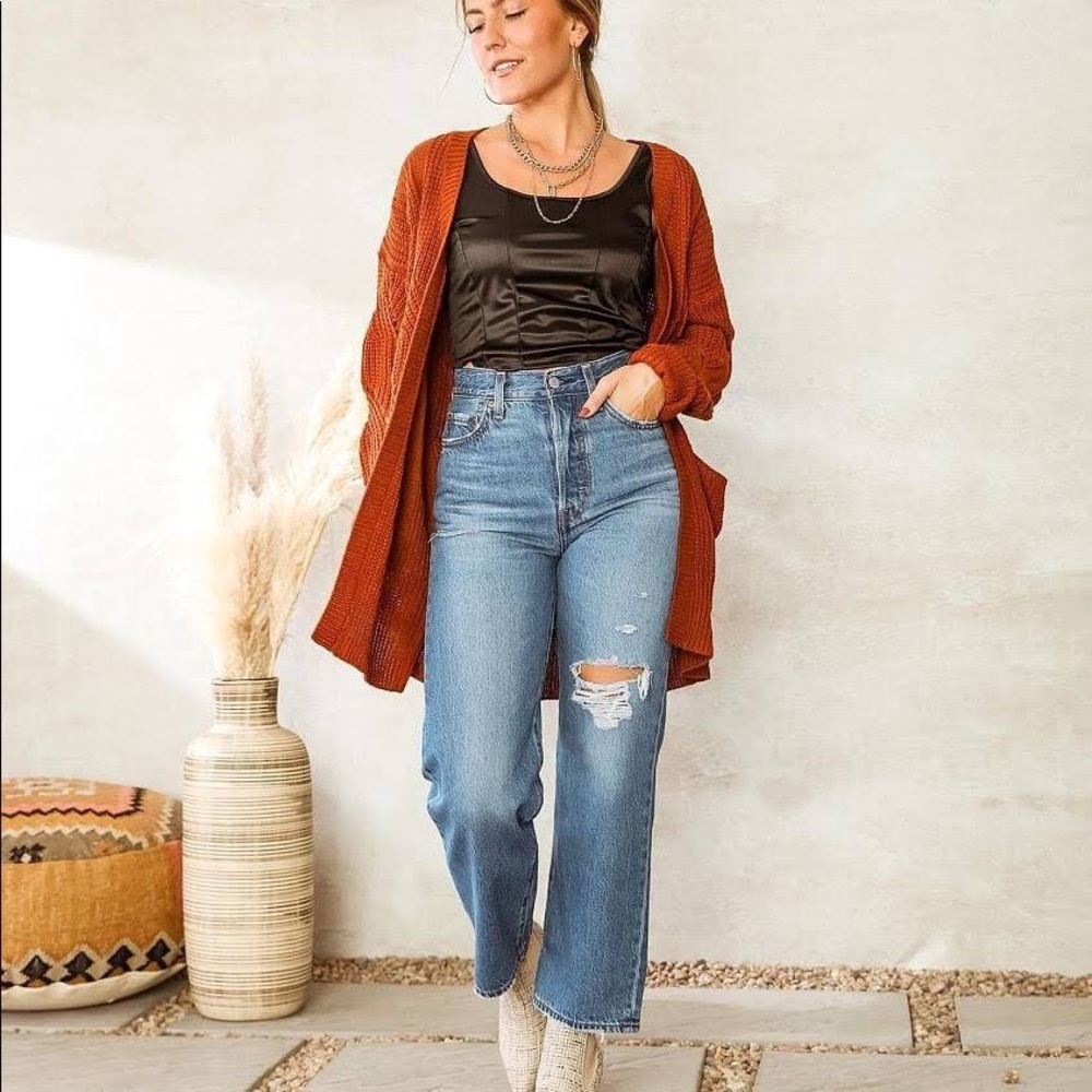 NWT Levi’s premium ribcage straight ankle distressed med wash 28” - Picture 12 of 16